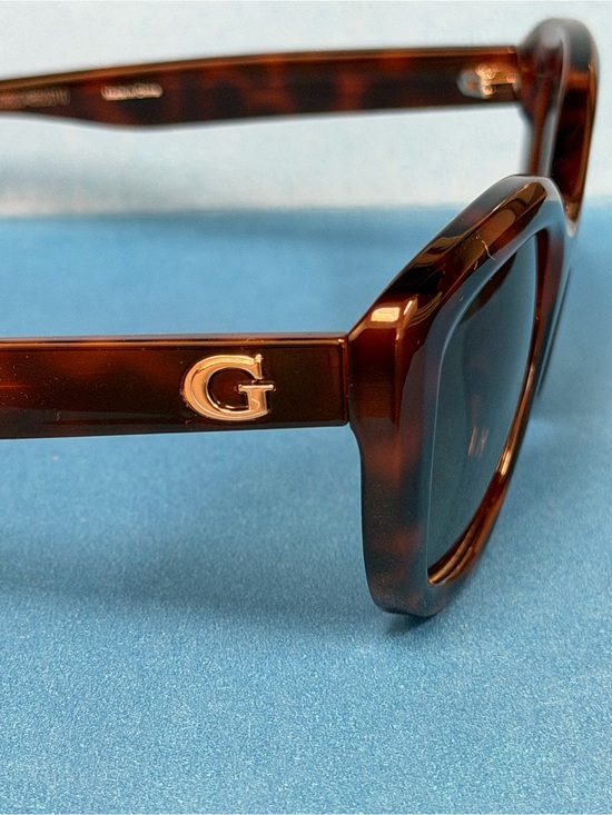 NEW Guess Sunglasses main image 8